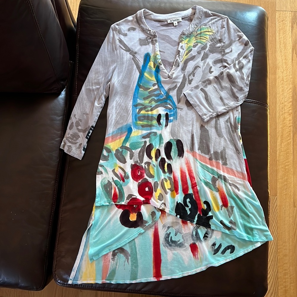 Long blouse with 3/4 of a sleeve , very light and fresh